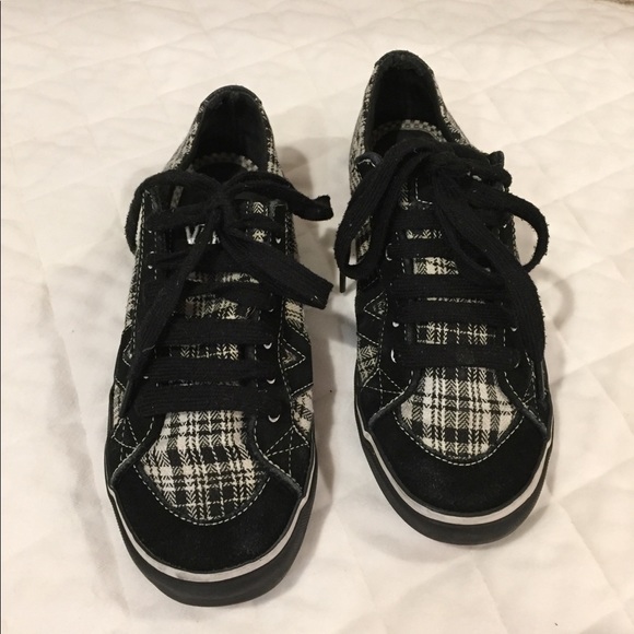 womens plaid vans
